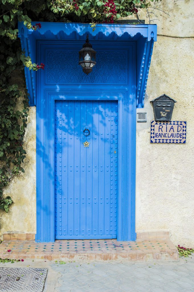 door-3605907_1280